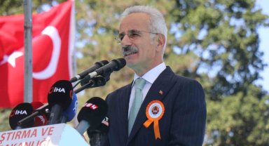 Bakan Uraloğlu: "Ayasofya ile yaşıt 1500 yıllık Sangarios Köprüsü'nü şehrimizin simgesi olarak yeniden canlandırdık"