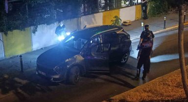 Beylikdüzü'nde 'dur' ihtarına uymayan 2 kişi yakalandı