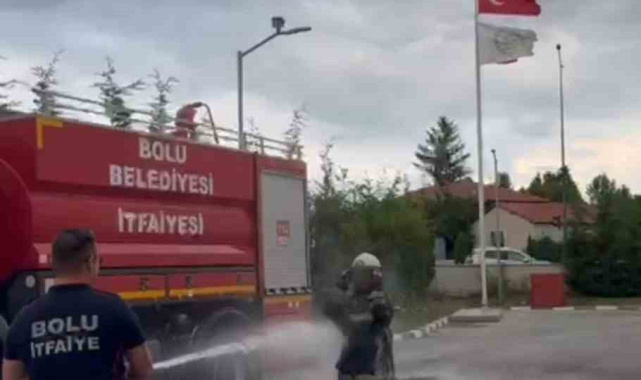 Bolu'da itfaiye stajının sonu sulu şakayla bitti