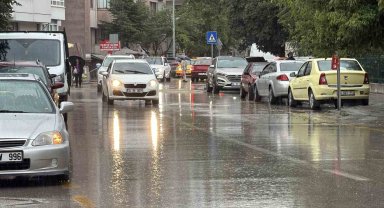 Bolu'da sağanak etkili oldu