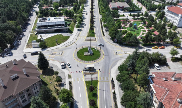 Bolu'da trafik güvenliği için yol çizgileri yenileniyor