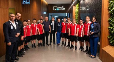 Down Futsal Milli Takımı'nın Genuine Cup için ABD'ye yolculuğu başladı