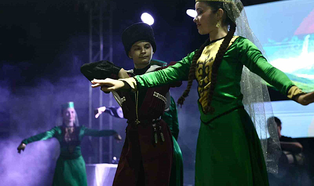 Düzce'de Çerkes gecesi yoğun ilgi gördü
