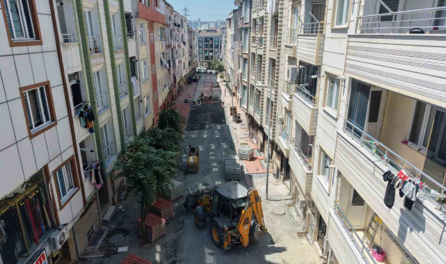 Esenyurt'ta yol yenileme çalışmaları aralıksız sürüyor