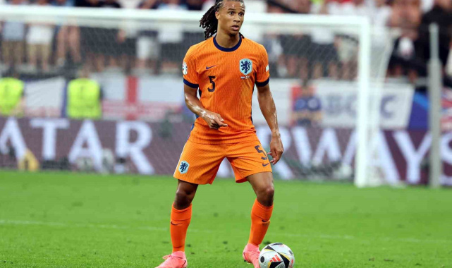 Fenerbahçe, Hollandalı oyuncu Nathan Ake'yi transfer etti
