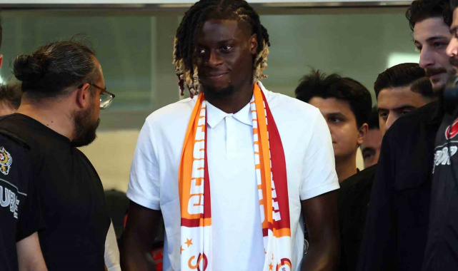 Galatasaray'ın yeni transferi Lesley Ugochukwu, İstanbul'a geldi