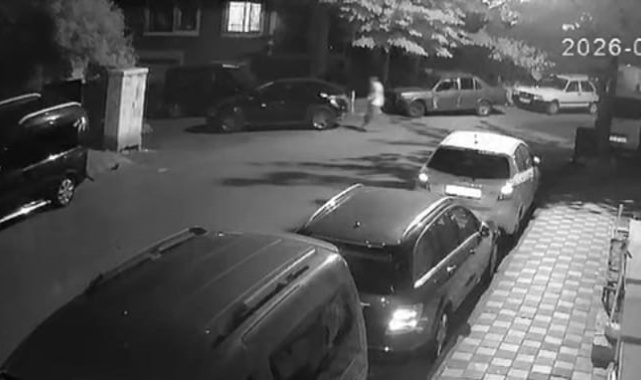 Gaziosmanpaşa'da kayan otomobil doğal gaz kutusuna çarptı, tüm bina tahliye edildi
