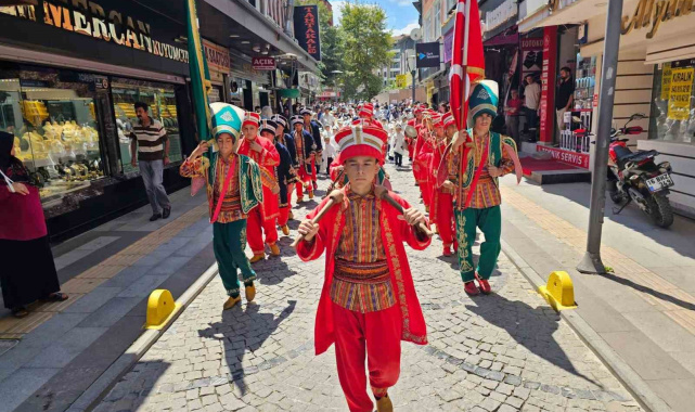 Geleneksel şölende 104 çocuk erkekliğe ilk adımını attı