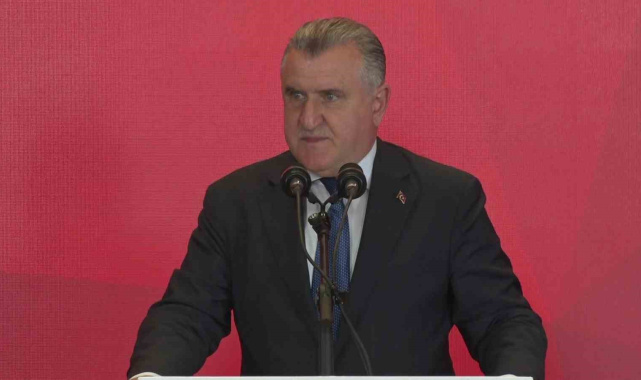 Gençlik ve Spor Bakanı Bak: "Türkiye futbolunun, Türk sporunun güçlü olmasını istiyoruz"