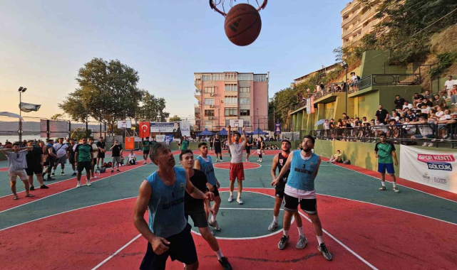 Gölcük'te potalar sokak basketbolu için kuruluyor