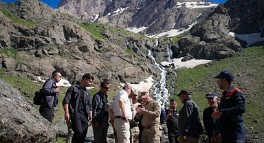 Hakkari'deki zamanla yarışa Sakarya AFAD da katıldı