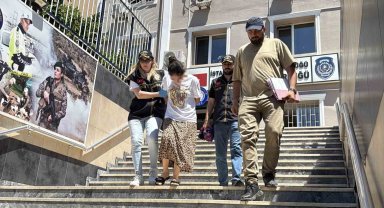 Hakkında kesinleşmiş 127 yıl hapis cezası bulunan firari yakalandı: Cezası ertelenen şüpheli 8'inci çocuğuna hamileymiş