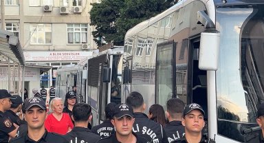 İzmit Belediyesi'ne yönelik soruşturma kapsamında gözaltına alınan şüpheliler, İstanbul'da sağlık kontrolünden geçirildi