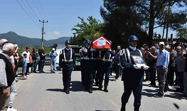 Kansere yenik düşen Uzman Çavuş, askeri törenle son yolculuğuna uğurlandı