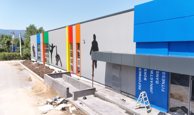 Kartepe'deki Acısu Spor Kompleksi inşaatı hızla ilerliyor
