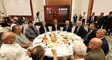 Sakarya'da basın buluşmasında sert mesajlar! 