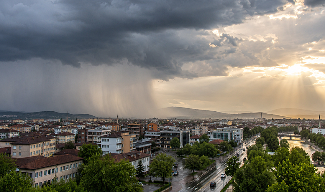 Sakarya'da hava değişiyor! Bunaltan sıcaklara yağmur molası