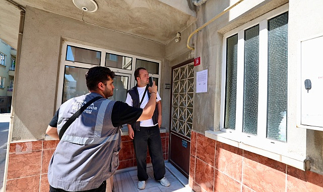 Sakarya'da tarihi dönüşüm başladı! Riskli binalar için tahliye tebligatları asılıyor