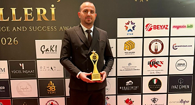 Sakarya Medya ve Haldız Kurumsal'ın Kurucusu Recep Haldız'a Uluslararası Başarı Ödülü