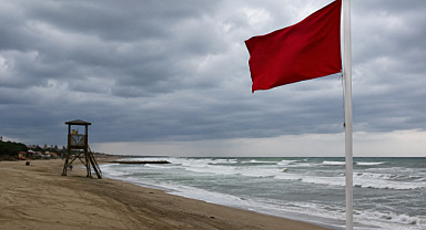 Sakarya sahillerinde kırmızı alarm! Denize girişler yasaklandı