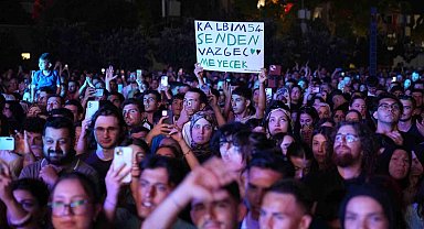 Sakaryalılar festivalin son gününde Kıraç ile coştu