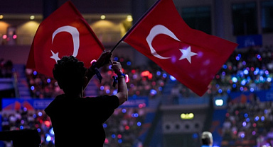 ŞAMPİYON YİNE TÜRKİYE! FİLENİN SULTANLARI KUPAYI KALDIRDI
