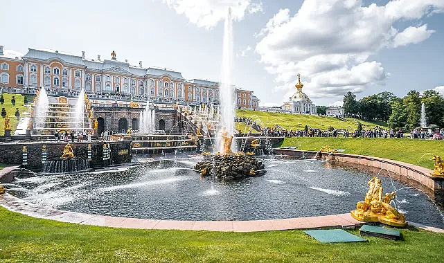 SCHENGEN ZORLAŞTI, TÜRKLERİN YENİ GÖZDESİ ST. PETERSBURG OLDU!