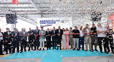 Serdivan'a 85 milyonluk dev yatırım! Yeni pazar yeri resmen hizmete açıldı
