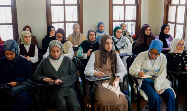 TÜRGEV'li genç kızlar savunma teknolojileri ve yapay zeka alanlarında yetişiyor