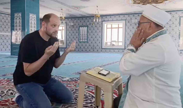 Türk bayraklı nişanın ardından Alman damat Müslüman oldu