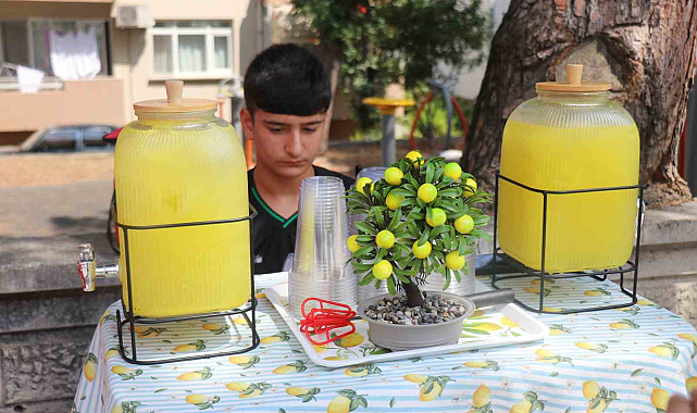 14 yaşındaki Buğra limonata satarak asgari ücretin üç katı kazandı