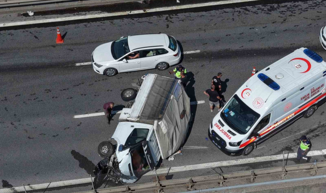 2 tır ve 1 kamyonetin karıştığı kazada 1 kişi yaralandı