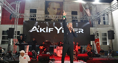 Akif Yener Erenler’de Zafer coşkusunu zirveye taşıdı