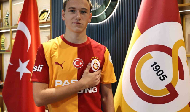 Aleksey Batrakov, Galatasaray'ın ilk Rus futbolcusu oldu