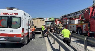 Bağcılar'da hafriyat kamyonunun altında kalan motosikletli hayatını kaybetti