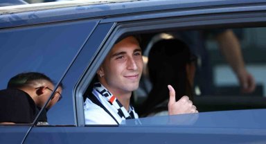 Beşiktaş'ın yeni transferi Fabio Miretti, İstanbul'a geldi