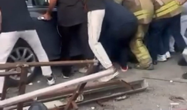 Beykoz'da kontrolden çıkan otomobil yayalara ve dükkana çarptı: 6 yaralı