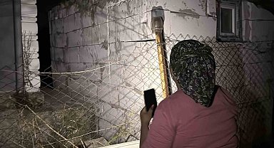 Bir tıkırtı yetiyor, herkes sokağa fırlıyor: Gece saatlerinde fenerlerle iz sürüyorlar