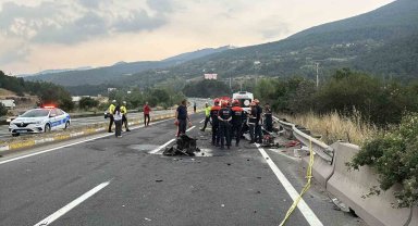 Bolu D-100'de iki otomobil kafa kafaya çarpıştı: 1 ölü, 2 yaralı
