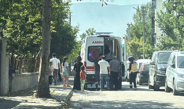 Bolu'da genç kız balkondan düştü