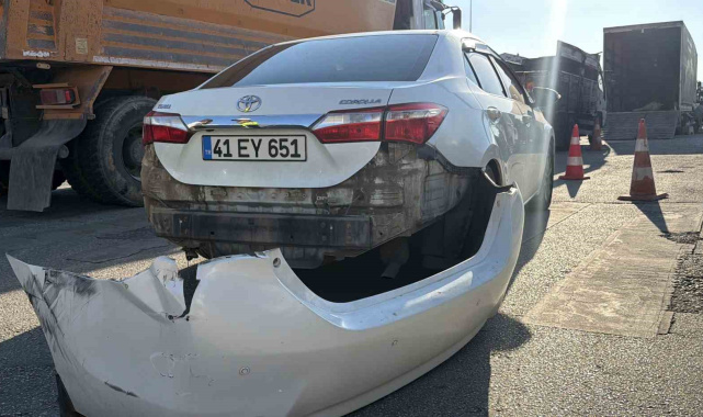 Bolu'da kamyonla otomobil çarpıştı