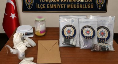 Bolu'da park halindeki otomobilden 100 bin liralık uyuşturucu çıktı: 2 tutuklama