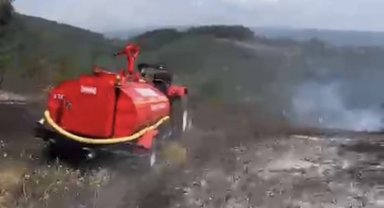 Düzce'de anız yangını ormana sıçramadan söndürüldü