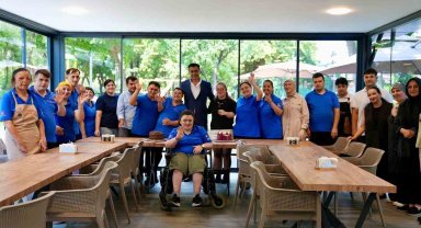 Düzce'de özel bireylerin çalıştığı Kusursuz Kafe 10 yaşında