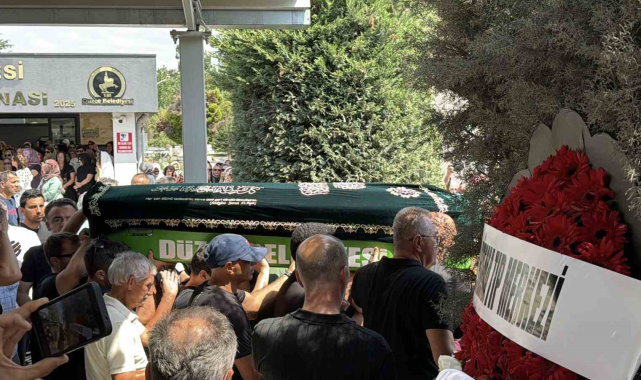 Düzce'de sevilen doktorun cenaze namazını kuzeni kıldırdı