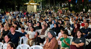 Esenler Belediyesi vatandaşları yazlık sinemada buluşturuyor