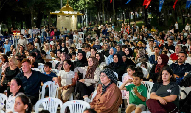 Esenler Belediyesi vatandaşları yazlık sinemada buluşturuyor
