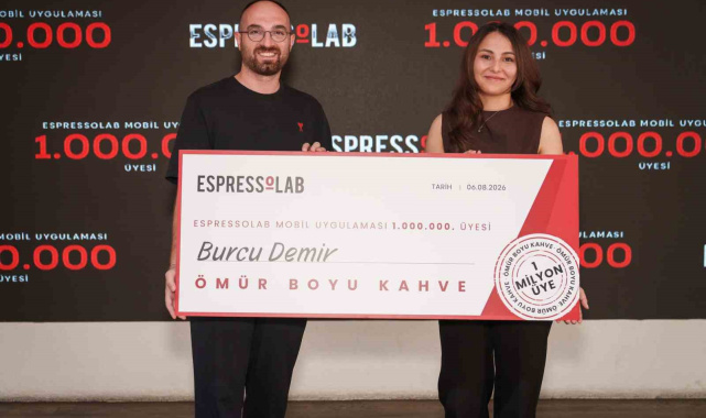 Espressolab'in 1 milyonuncu kullanıcısı ömür boyu ücretsiz kahve hakkı kazandı