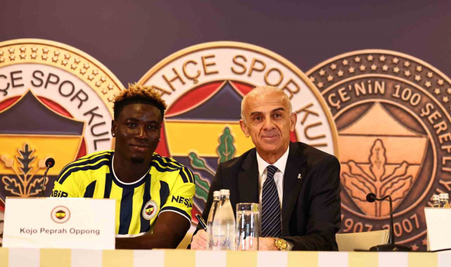 Fenerbahçe, Kojo Peprah Oppong için imza töreni düzenledi