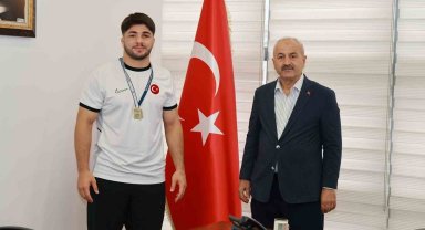 Güreşçi Alperen Tokgöz Akdeniz Oyunları'nda Türkiye'yi temsil edecek